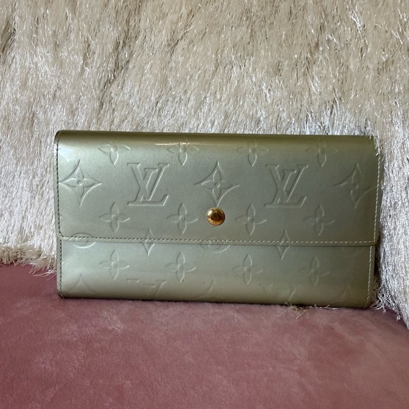 💯 Authentic Louis Vuitton Monogram Long Wallet in Green Vernis! - Picture 2 of 10